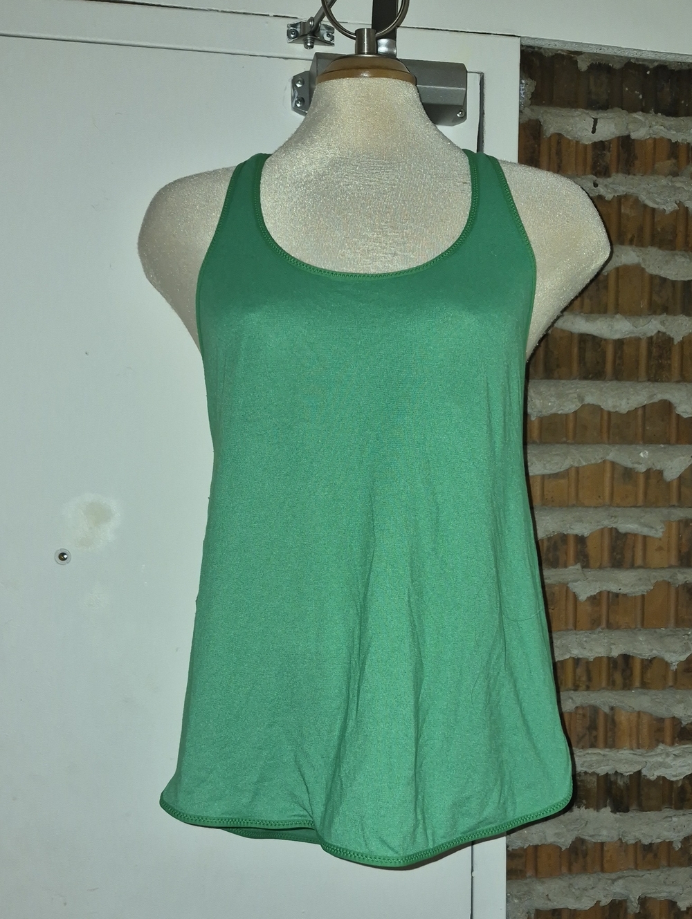 Lululemon Vibrant Green Singlet Tank Top Pleat Size 6 8